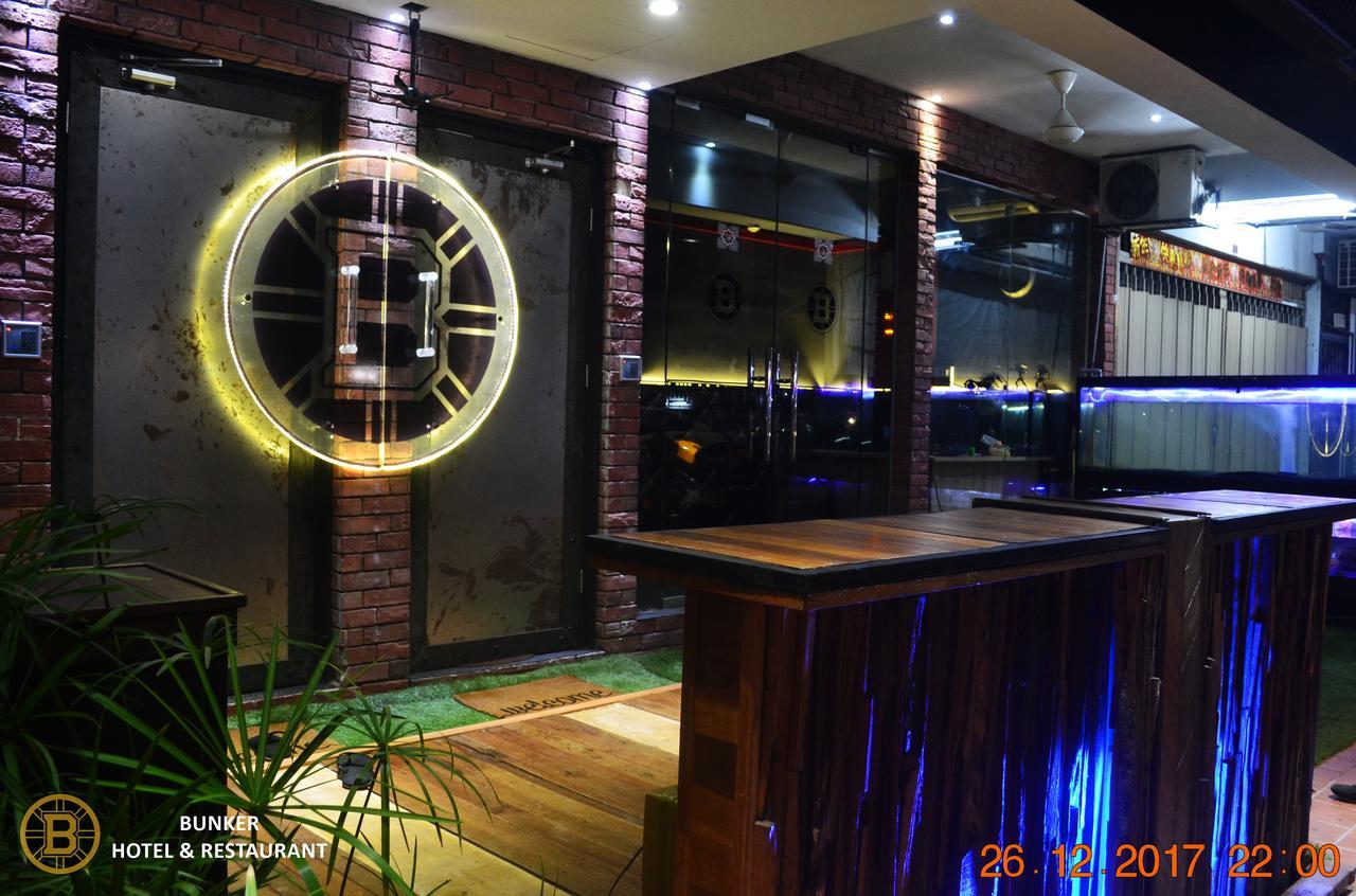 Bunker Hotel & Restaurant Куала-Лумпур Экстерьер фото
