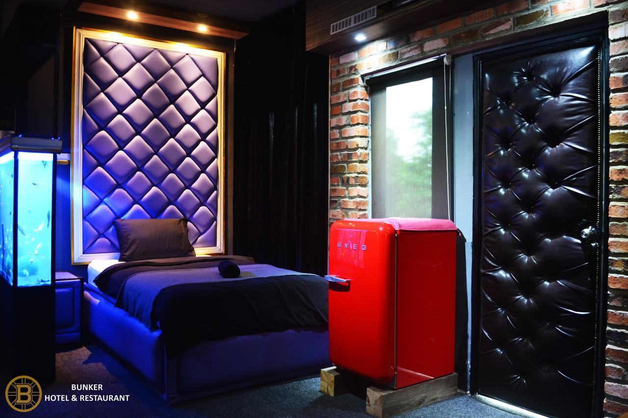 Bunker Hotel & Restaurant Куала-Лумпур Экстерьер фото