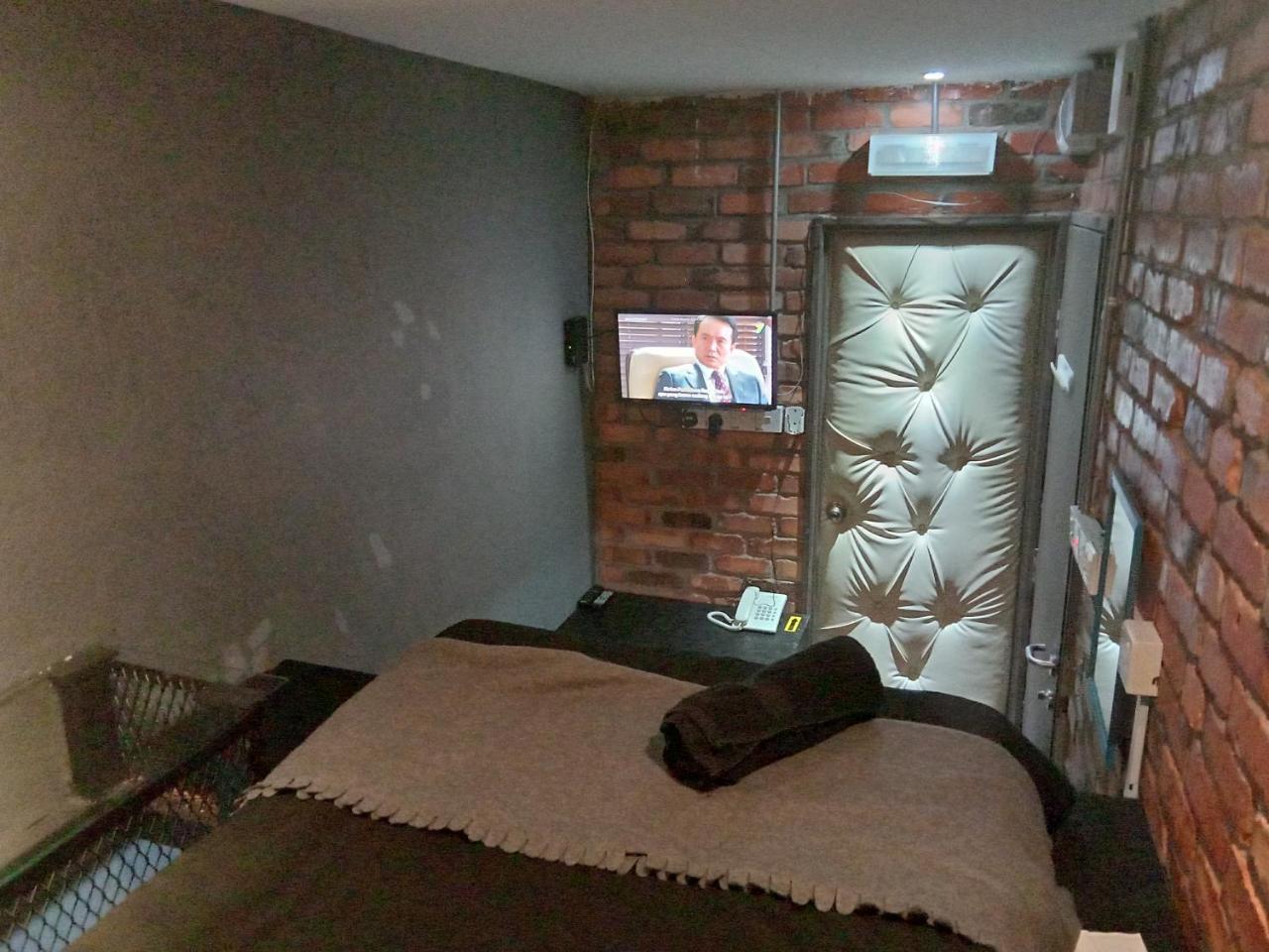 Bunker Hotel & Restaurant Куала-Лумпур Экстерьер фото
