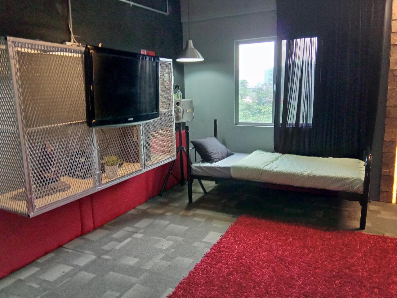 Bunker Hotel & Restaurant Куала-Лумпур Экстерьер фото