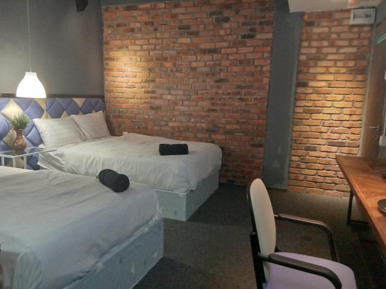 Bunker Hotel & Restaurant Куала-Лумпур Экстерьер фото