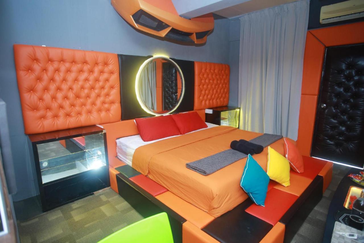 Bunker Hotel & Restaurant Куала-Лумпур Экстерьер фото